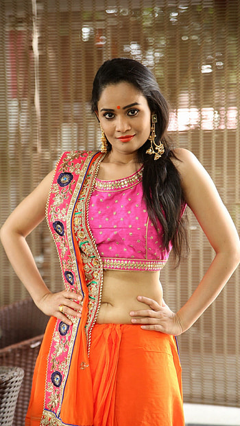 Usha karapathi, telugu actress, anchor, gorgeous, navel show HD phone wallpaper