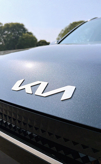 Kia Logo, personal_luxury_car, 7seater HD phone wallpaper