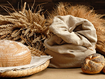 NATURE'S HARVEST, grasses, food, wholesome, refreshment, wheat, sacks, nature, bread, baskets, display HD wallpaper