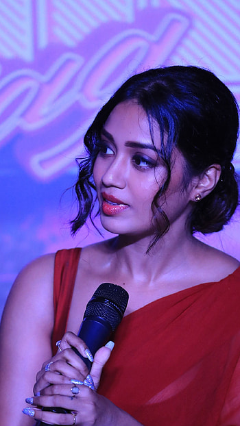 Nivetha pethuraj, tamil actress HD phone wallpaper