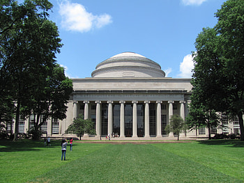 Massachusetts Travels, Prestigious university, Cutting-edge research, Intellectual hub HD wallpaper