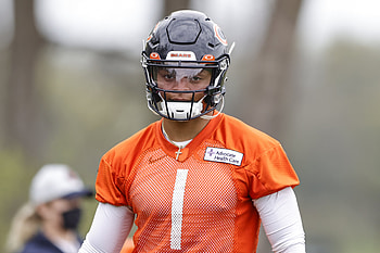 Justin Fields, Chicago Bears HD wallpaper