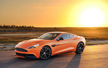 Aston Martin Vantage, Captivating , Striking , Automotive excellence HD wallpaper