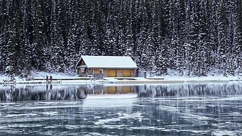 house by the river, winter, river, snow, house HD wallpaper