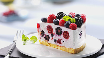 Cake cream fruits berries, Berrylicious treat, Juicy toppings, Sumptuous dessert HD wallpaper