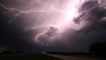 Lightning storm , 1440p resolution, , Stunning visuals HD wallpaper