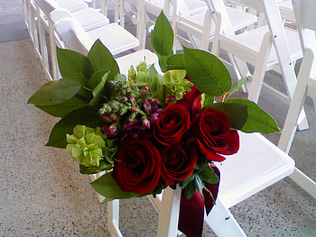 BRIDE'S ROSES, chairs, decoration, leaves, wedding, roses, red, bride HD wallpaper