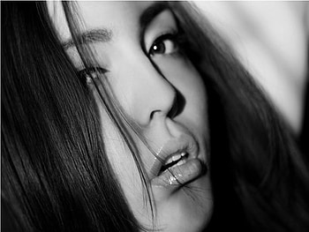 When our eyes meet. 1, model, graphy, black and white, face, eye, woman HD wallpaper