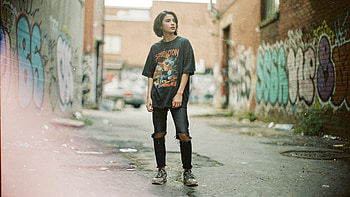 Soft Grunge Alleywalk —, Teenager, Graffiti, Streetwear HD wallpaper