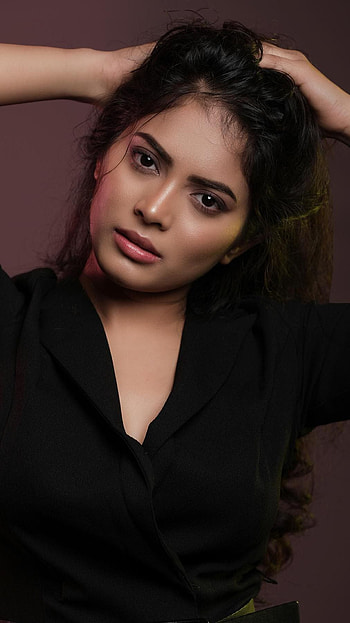 Kruthika Rao, kannada actress, beautiful HD phone wallpaper
