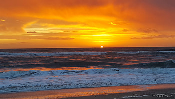 Sunset in the Rain, Golden, Orange, Sand, Sunset, Red, Water, Yellow, Ocean, Ventura, Beach, Waves, California HD wallpaper