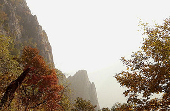 Vratzata, bulgaria, vratza, fall, mountain HD wallpaper