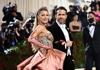 Met Gala 2022, Celebrity Outfits, Red Carpet HD wallpaper