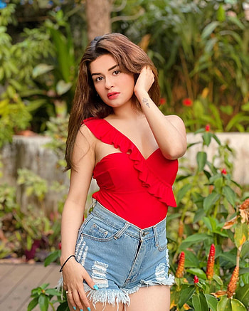 Avneet Kaur, people_in_nature, lip HD phone wallpaper