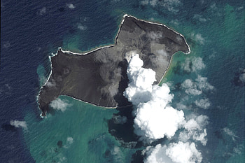 Krakatoa Island eruption, Volcanic ash, Geological disaster, Tsunami aftermath HD wallpaper