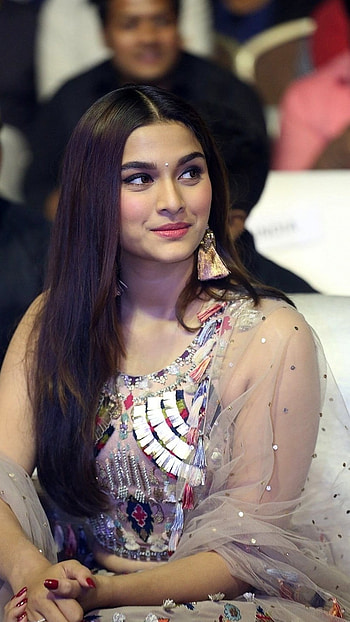 Saiee Manjrekar, Heroine HD phone wallpaper