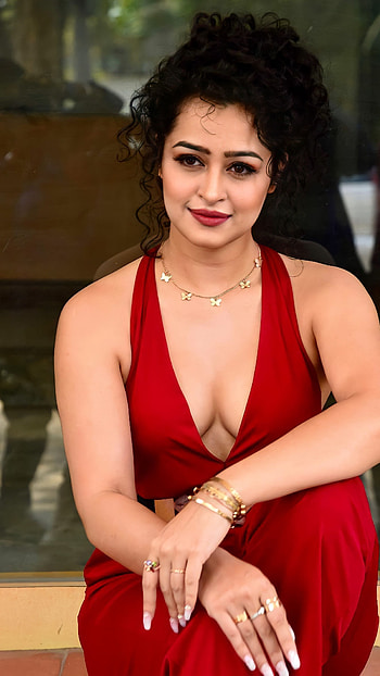 Apsara Rani, telugu actress HD phone wallpaper