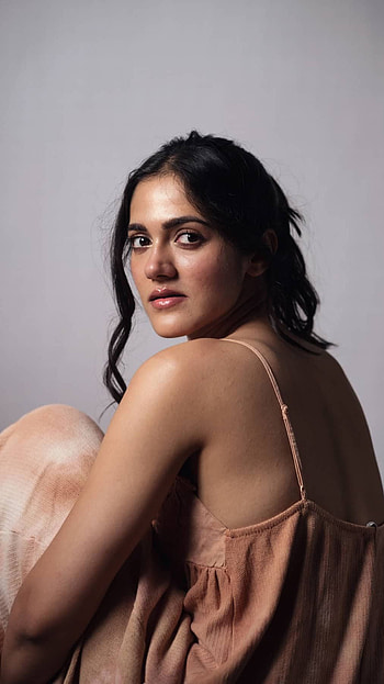 Simran chaudhary, telugu actress HD phone wallpaper
