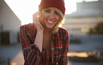 alysha nett, sunlight, smile, red, tatoo, girl, hat HD wallpaper