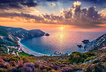 A lush ocean cove at sunset., blue, lush, sand, cove, golden hour, gold, shoreline, beach, shore, clouds, stone, water, sun, ocean, sunset HD wallpaper