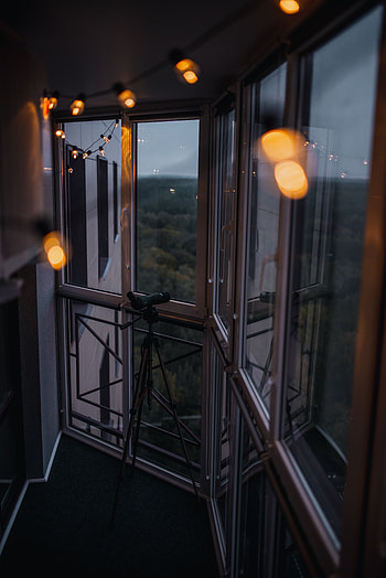 Glare, Miscellanea, Miscellaneous, Window, Garland, Balcony, Telescope HD phone wallpaper