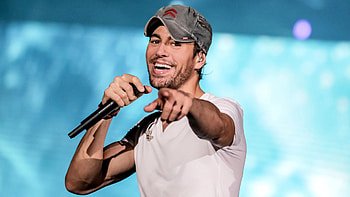 Enrique Iglesias, 2-year-old son, Giggle, Rare video HD wallpaper