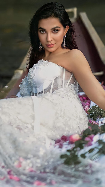 Parvati Nair, malayalam actress HD phone wallpaper