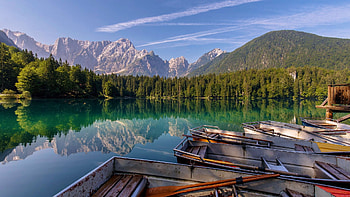 Fusine Lake, Tarvisio, Italy, boats, landscape, pier, trees, mountains, alps, forest HD wallpaper