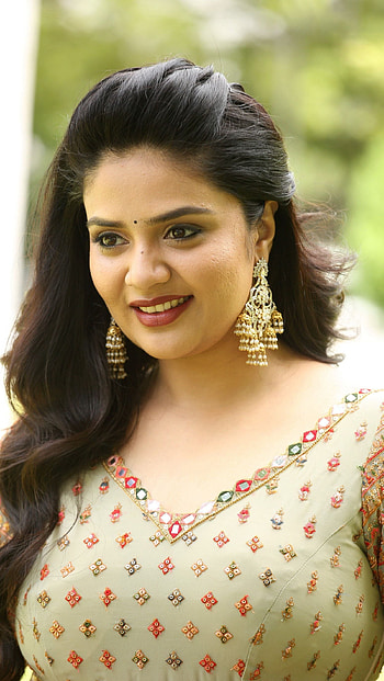Sreemukhi, telugu actress, anchor HD phone wallpaper