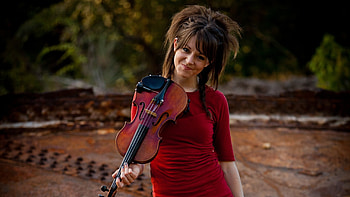 Lindsey Stirling, Exceptional violinist, Charismatic performer, Engaging music HD wallpaper