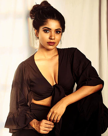 Divya Bharati, Telugu actress, flash graphy HD phone wallpaper