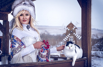 Two beauties, winter, white, ethnic, kalina, blonde, girl, cat, woman, mode, hat HD wallpaper