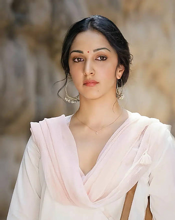 Kiara Advani, lip, Bollywood actress HD phone wallpaper