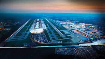 Gatwick airport, Top UK travel hub, Flight connections, Travel convenience HD wallpaper