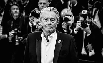 Alain Delon, Plea for euthanasia, End of an era, Controversial decision HD wallpaper