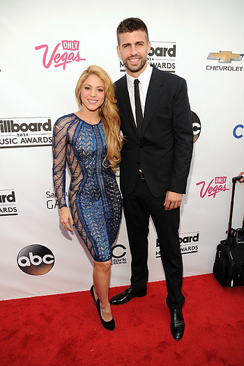 Shakira and Gerard Pique, Billboard Music Awards, 2014, Billboard Music Awards HD phone wallpaper