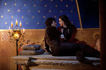 Romeo + Juliet, Captivating performances, Beautiful cinematography, Tragic romance HD wallpaper