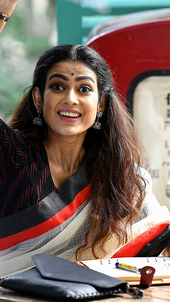 Akansha Singh, telugu actress, saree beauty HD phone wallpaper