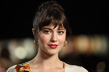 Mary Elizabeth Winstead, Celebrity, Actress, American, Black Hair, Brown Eyes, Depth Of Field, Face, Lipstick HD wallpaper