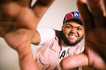 Playful American Content Creator —, Youtuber, Druski, American HD wallpaper