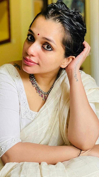 Ann agustine, mallu actress, beautiful, saree lover HD phone wallpaper