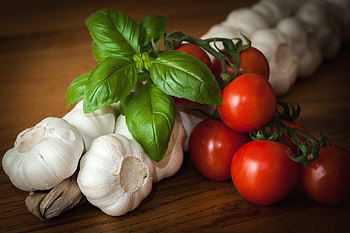 Versatile ingredient, Culinary uses, Strong aroma, Flavor enhancer HD wallpaper