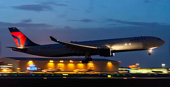 Delta Air Lines, Delta Airlines pins, airline enthusiast HD wallpaper