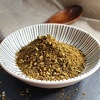 Food seasoning, Homemade zaatar, Culinary recipe, Mediterranean flavors HD phone wallpaper