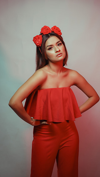 Avaneet Kaur, model, bollywood beauty, actress HD phone wallpaper