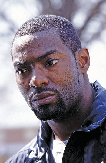 The Wire season 1 , Intriguing characters, Gripping storyline, Urban backdrop HD phone wallpaper