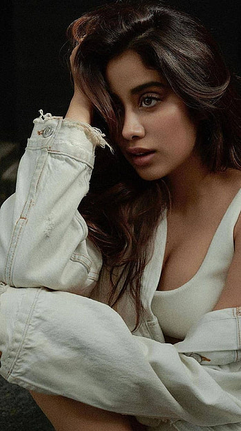 Jahnavi Kapoor, bollywood actress, sexy seductive HD phone wallpaper
