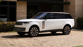 Range Rover SV Serenity P530 LWB 2023 2 Cars HD wallpaper