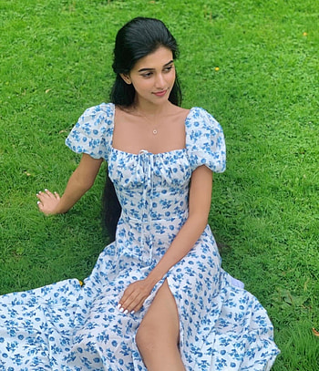 girl, head, lanka, dress, beutiful, best, sri HD phone wallpaper