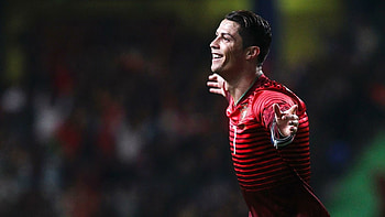Cristiano Ronaldo, Striking , Samantha Sellers' collection, Football enthusiasts HD wallpaper